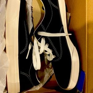 Black Canvas Keds - Woman’s size 7 👟❤️